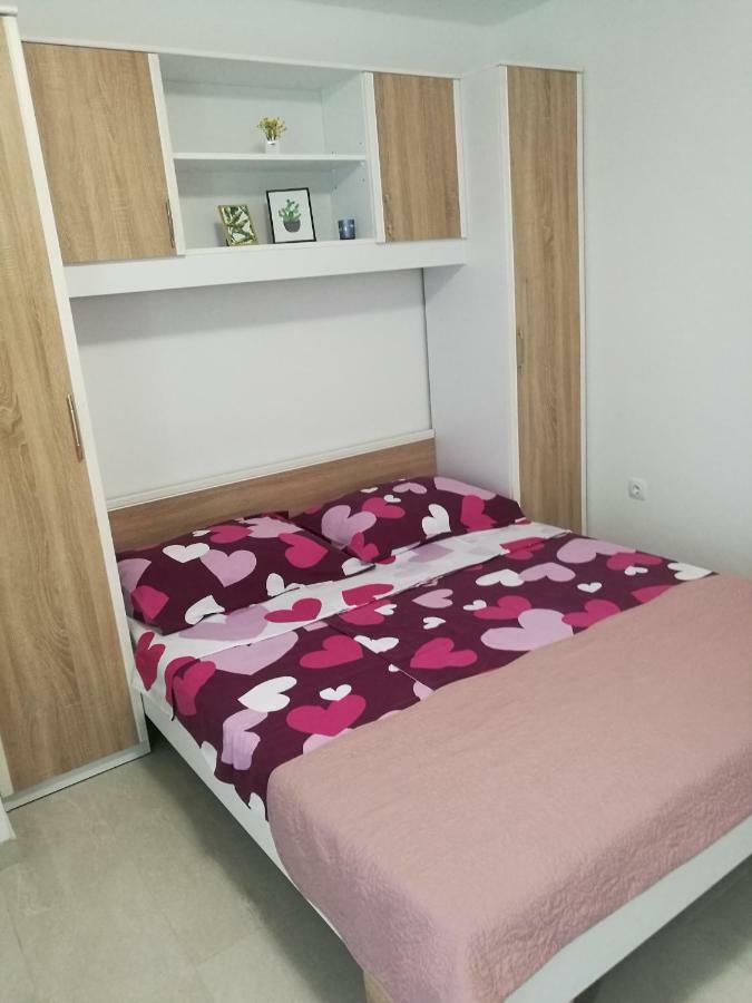 Apartments Klaudija Čižići 외부 사진